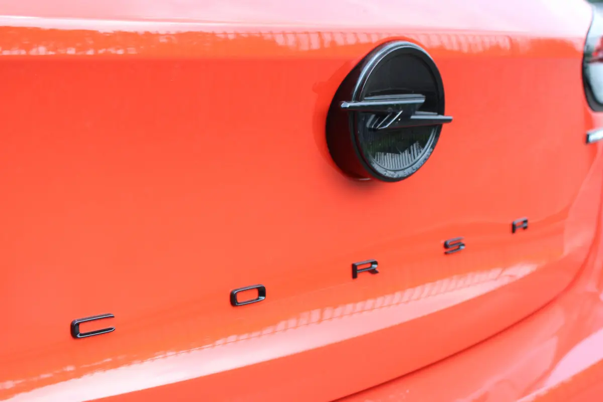 1.2 Turbo Hybrid Yes | Automaat | Navi by app | Camera | Apple Carplay | Stoelverwarming | Parkeersensoren |