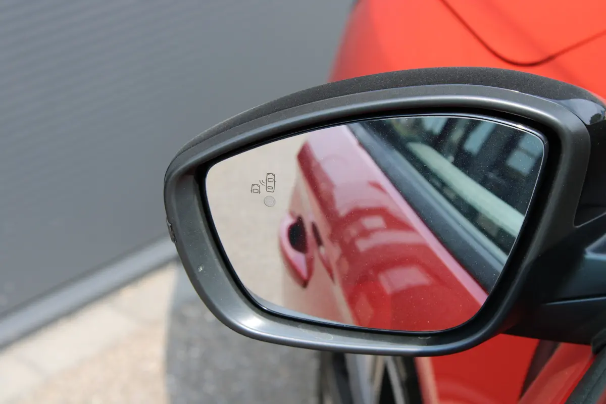 1.2 Turbo Hybrid Yes | Automaat | Navi by app | Camera | Apple Carplay | Stoelverwarming | Parkeersensoren |