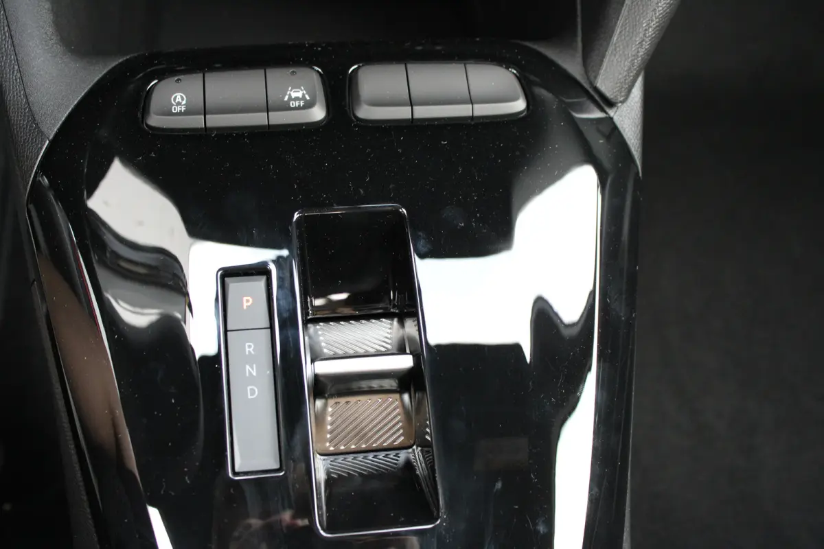 1.2 Turbo Hybrid Yes | Automaat | Navi by app | Camera | Apple Carplay | Stoelverwarming | Parkeersensoren |