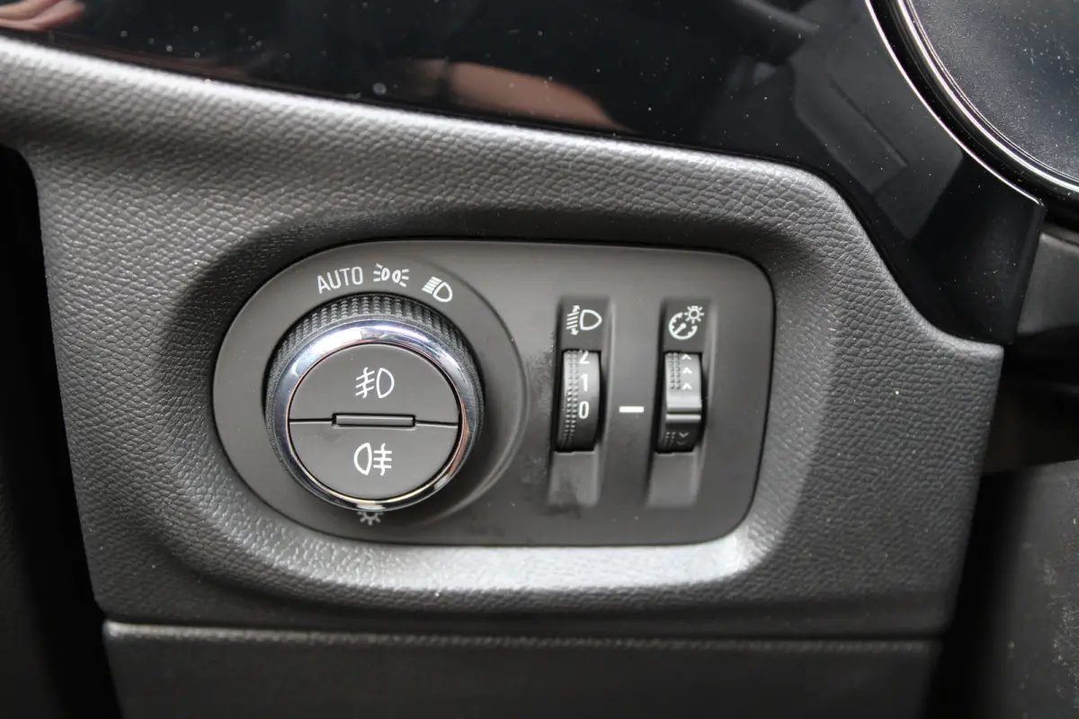 1.2 Turbo Hybrid Yes | Automaat | Navi by app | Camera | Apple Carplay | Stoelverwarming | Parkeersensoren |