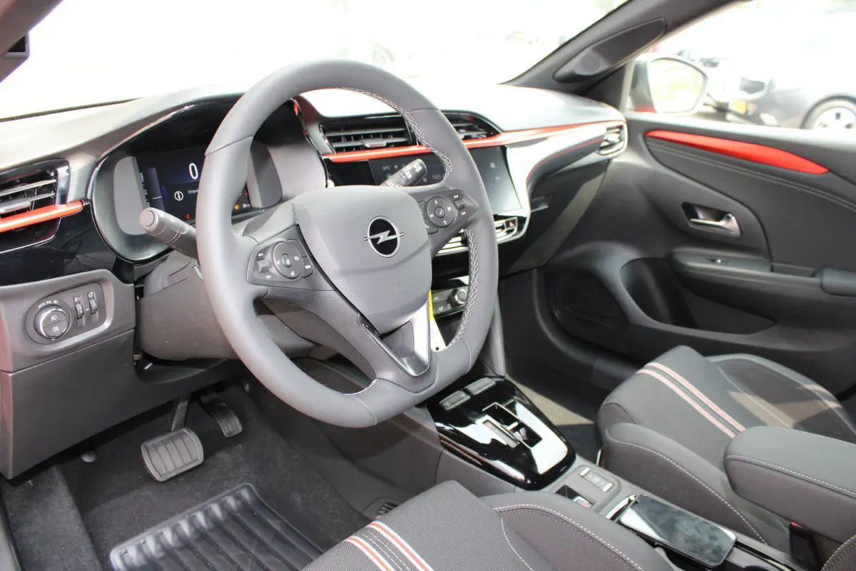 1.2 Turbo Hybrid Yes | Automaat | Navi by app | Camera | Apple Carplay | Stoelverwarming | Parkeersensoren |