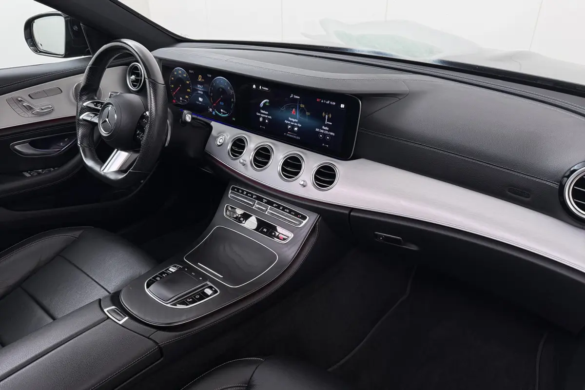 300e AMG Pano-Dak Burmester Vol-Leder LED