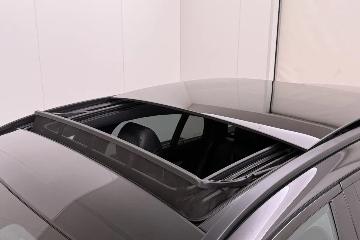 300e AMG Pano-Dak Burmester Vol-Leder LED