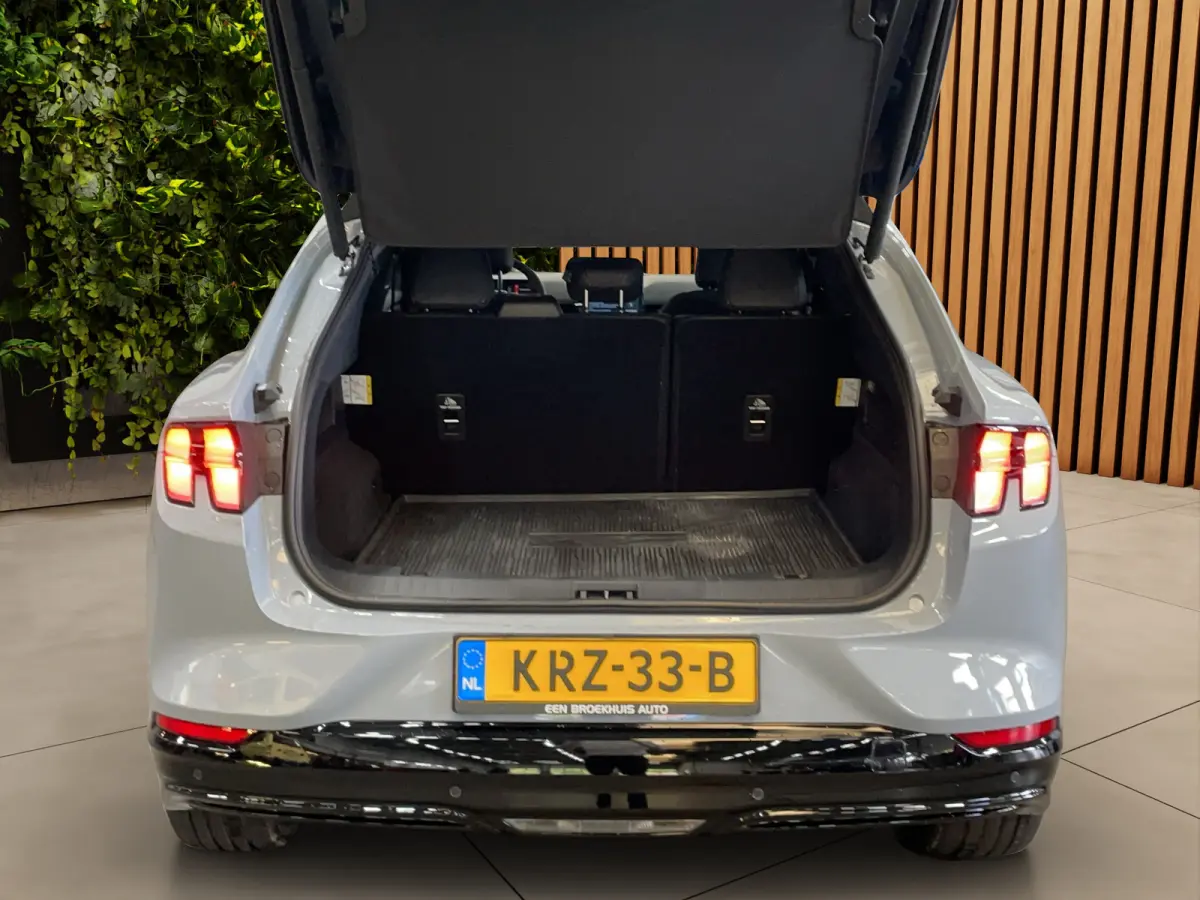 Extended Premium RWD 88 kWh | UNIEK! | Hoogglans zwarte delen | Pano | B&O | Blue Cruise mogelijk | 20'' GT velgen