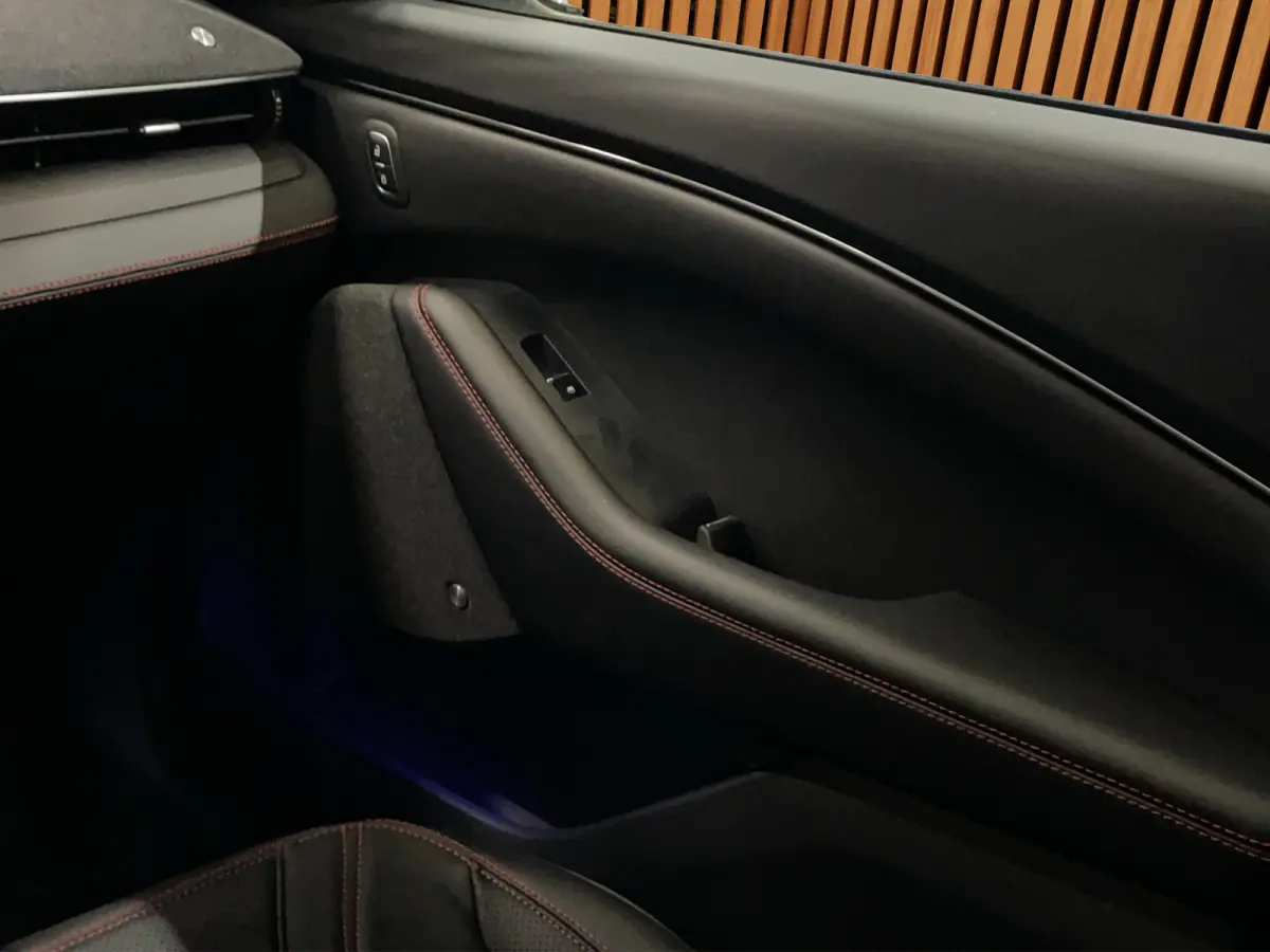 Extended Premium RWD 88 kWh | UNIEK! | Hoogglans zwarte delen | Pano | B&O | Blue Cruise mogelijk | 20'' GT velgen