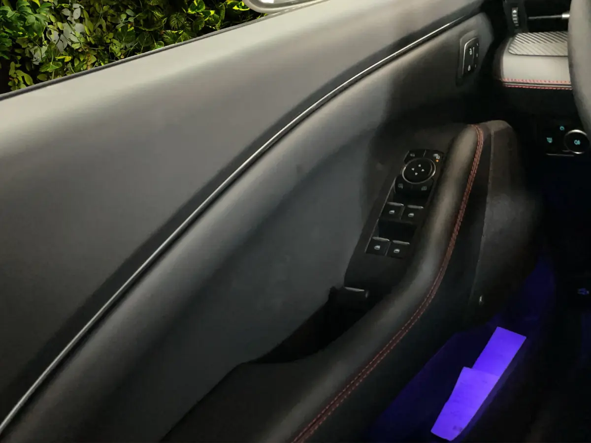 Extended Premium RWD 88 kWh | UNIEK! | Hoogglans zwarte delen | Pano | B&O | Blue Cruise mogelijk | 20'' GT velgen
