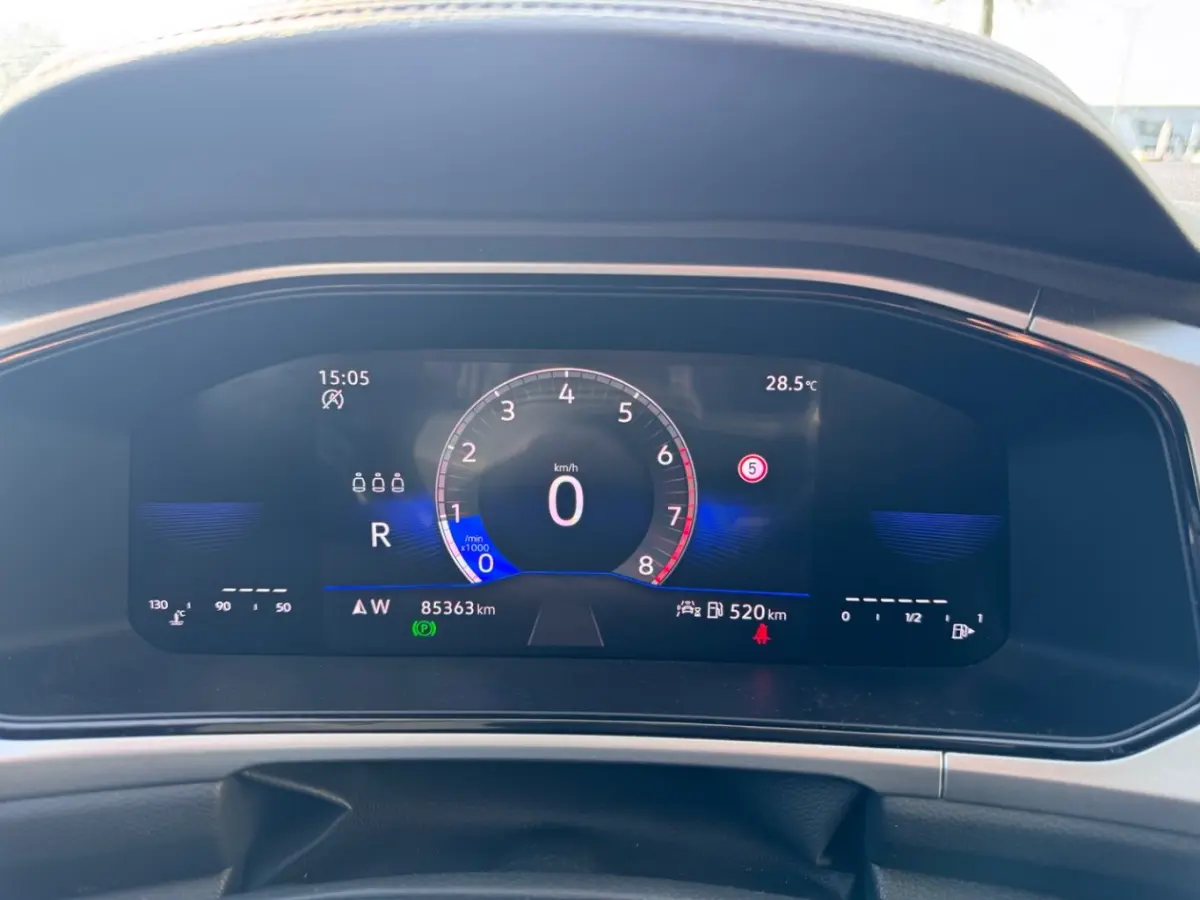 l Trekhaak afn. l Stoelverwarming l Camera l Apple Car Play/Android l Navigatie l Lm-Velgen l