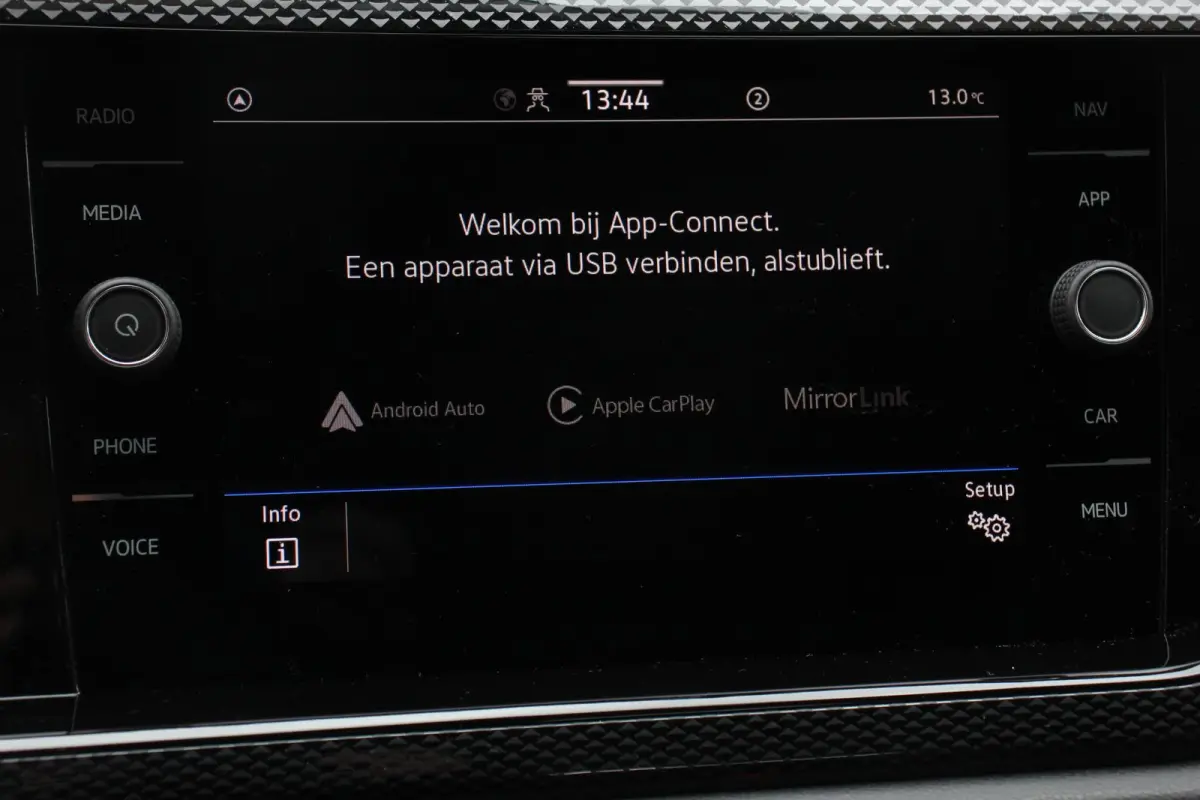 1.0 TSI 110pk Automaat Life Navigatie Apple Carplay/Android Auto Wireless Adaptive Cruise Control Parkeersensoren Camera Blind Spot Assist Park Assist Afneembare trekhaak Stoelverwarming Vir