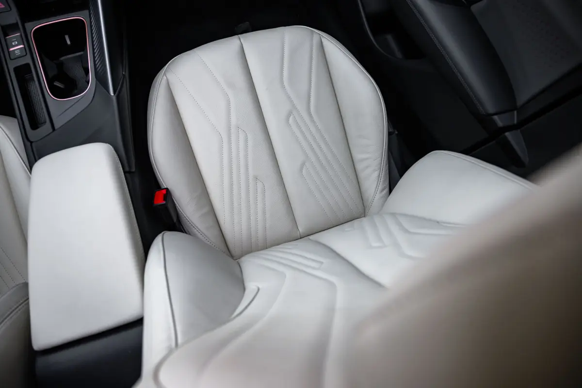 1.5 TSI e-Hybrid 272pk VZ Performance | Leder | Panoramadak | Trekhaak | 360 Camera | Sennheiser | 20"