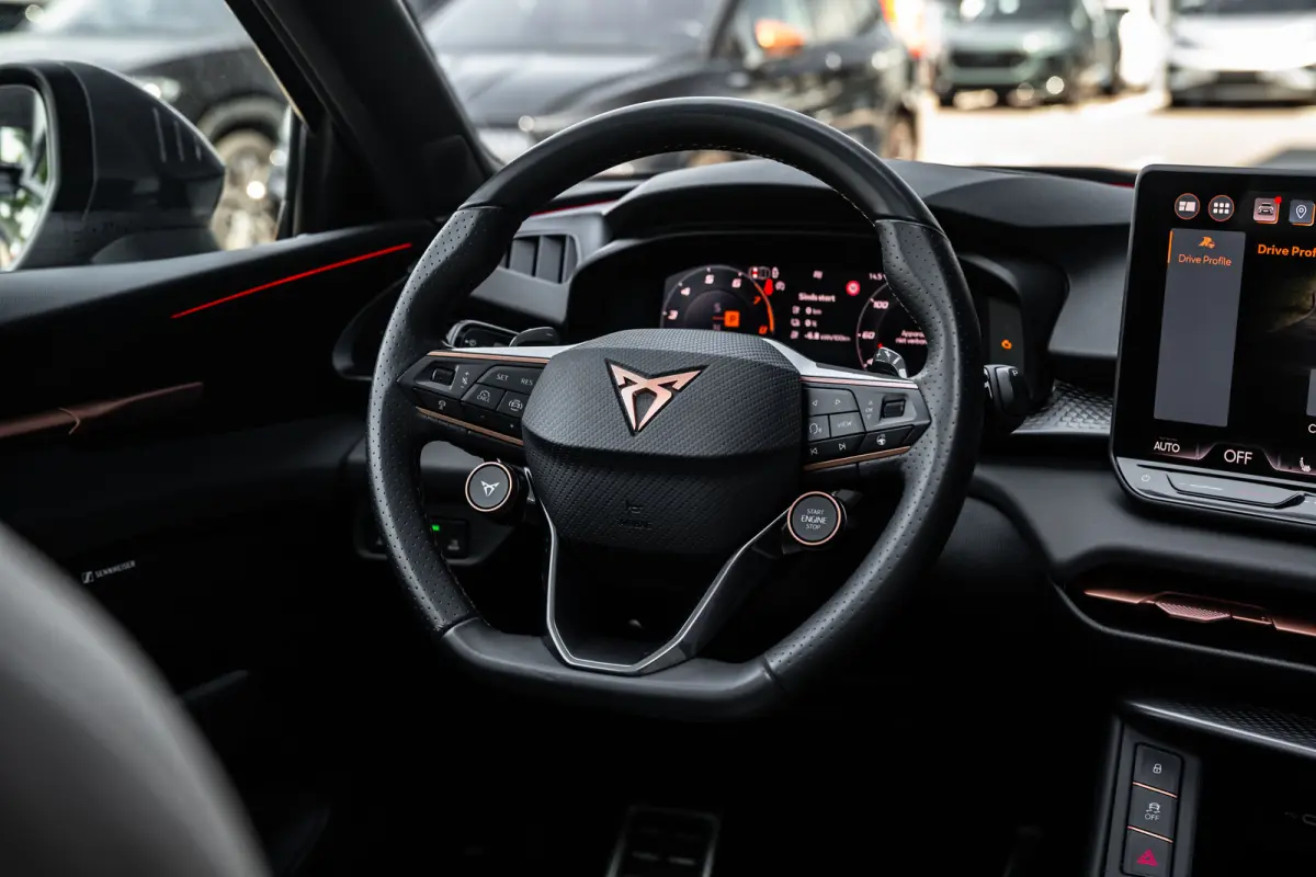 1.5 TSI e-Hybrid 272pk VZ Performance | Leder | Panoramadak | Trekhaak | 360 Camera | Sennheiser | 20"