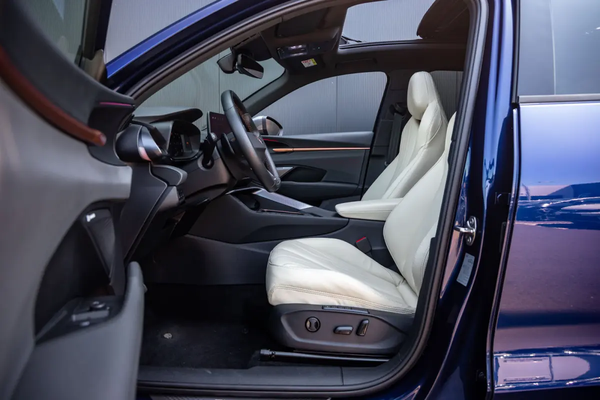 1.5 TSI e-Hybrid 272pk VZ Performance | Leder | Panoramadak | Trekhaak | 360 Camera | Sennheiser | 20"