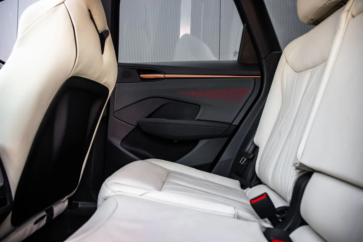 1.5 TSI e-Hybrid 272pk VZ Performance | Leder | Panoramadak | Trekhaak | 360 Camera | Sennheiser | 20"