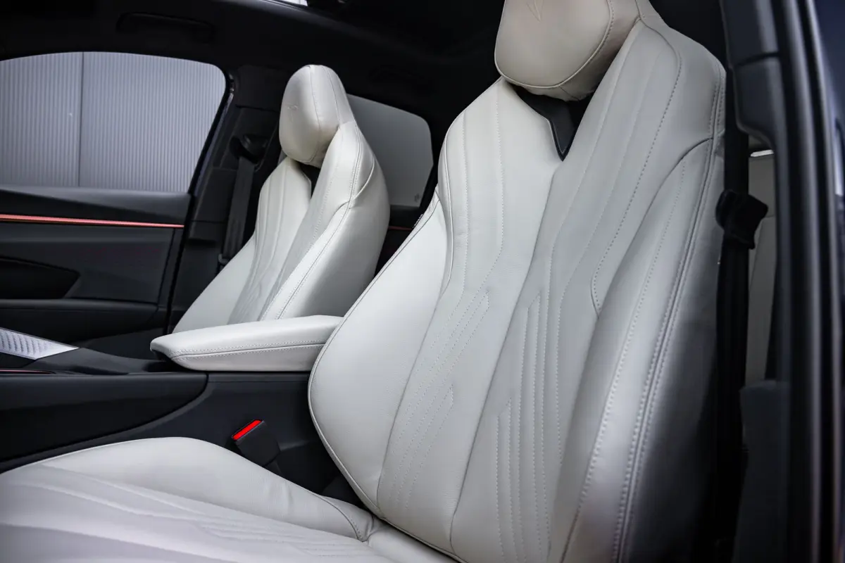 1.5 TSI e-Hybrid 272pk VZ Performance | Leder | Panoramadak | Trekhaak | 360 Camera | Sennheiser | 20"