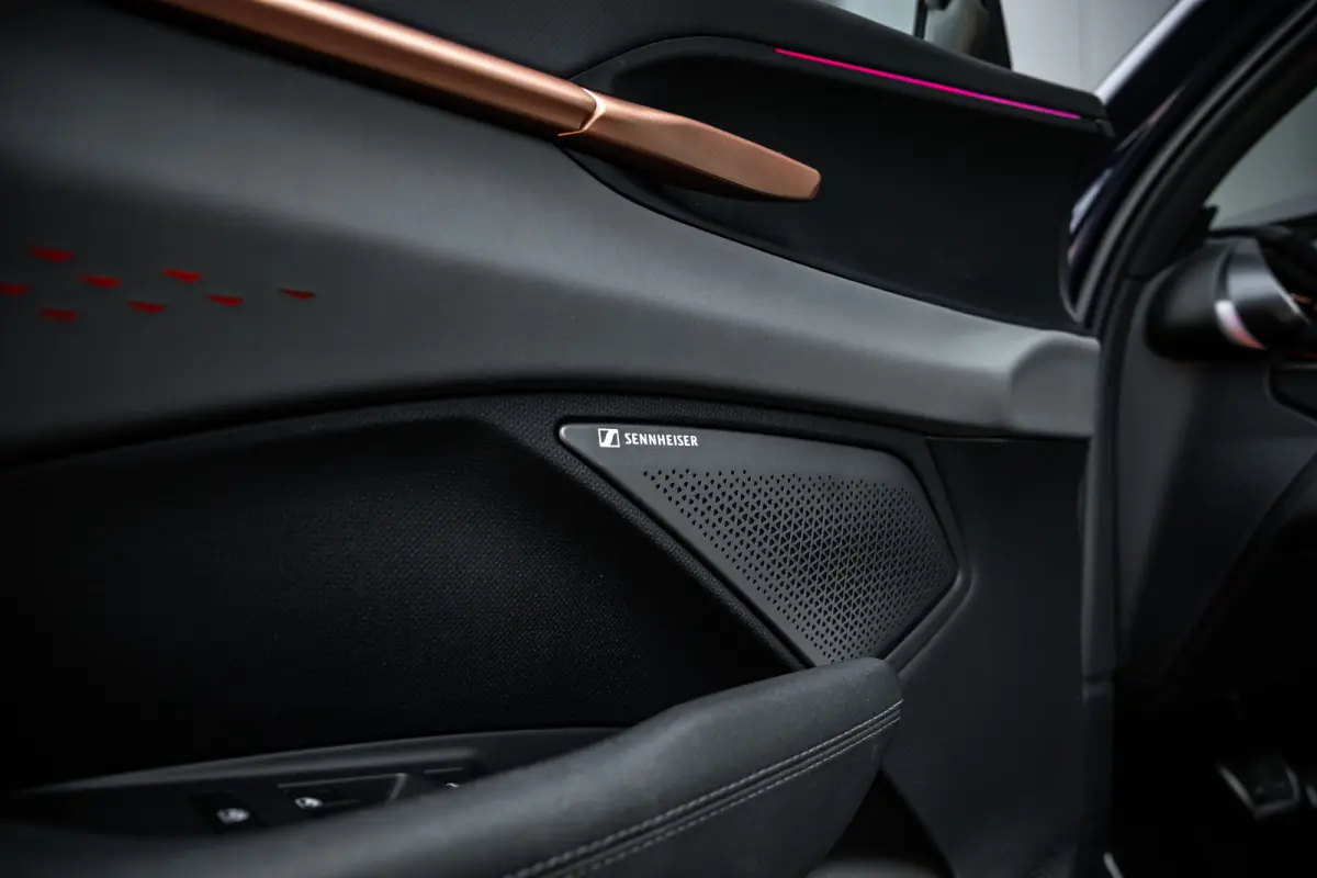 1.5 TSI e-Hybrid 272pk VZ Performance | Leder | Panoramadak | Trekhaak | 360 Camera | Sennheiser | 20"