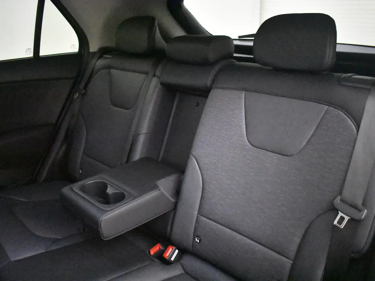 1.6 GDi Hybrid ExecutiveLine l Slechts 29dkm! l Leder l Schuifdak l Elekt. Stoel l Stoelverwarming l Camera l Stuurverwarming l