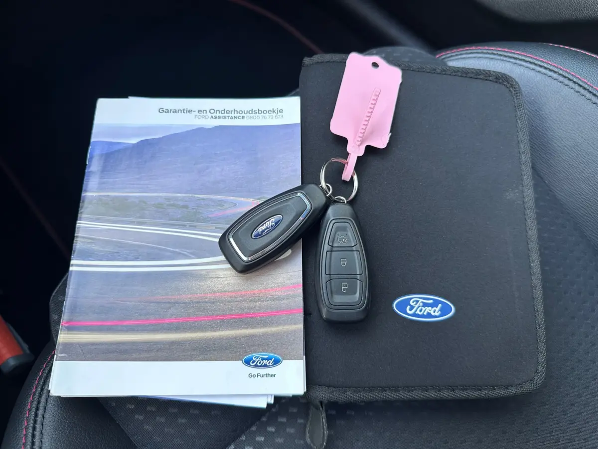 1.0 EcoBoost ST Line Business B&O / ACC / PANO / LANE / ORG NL