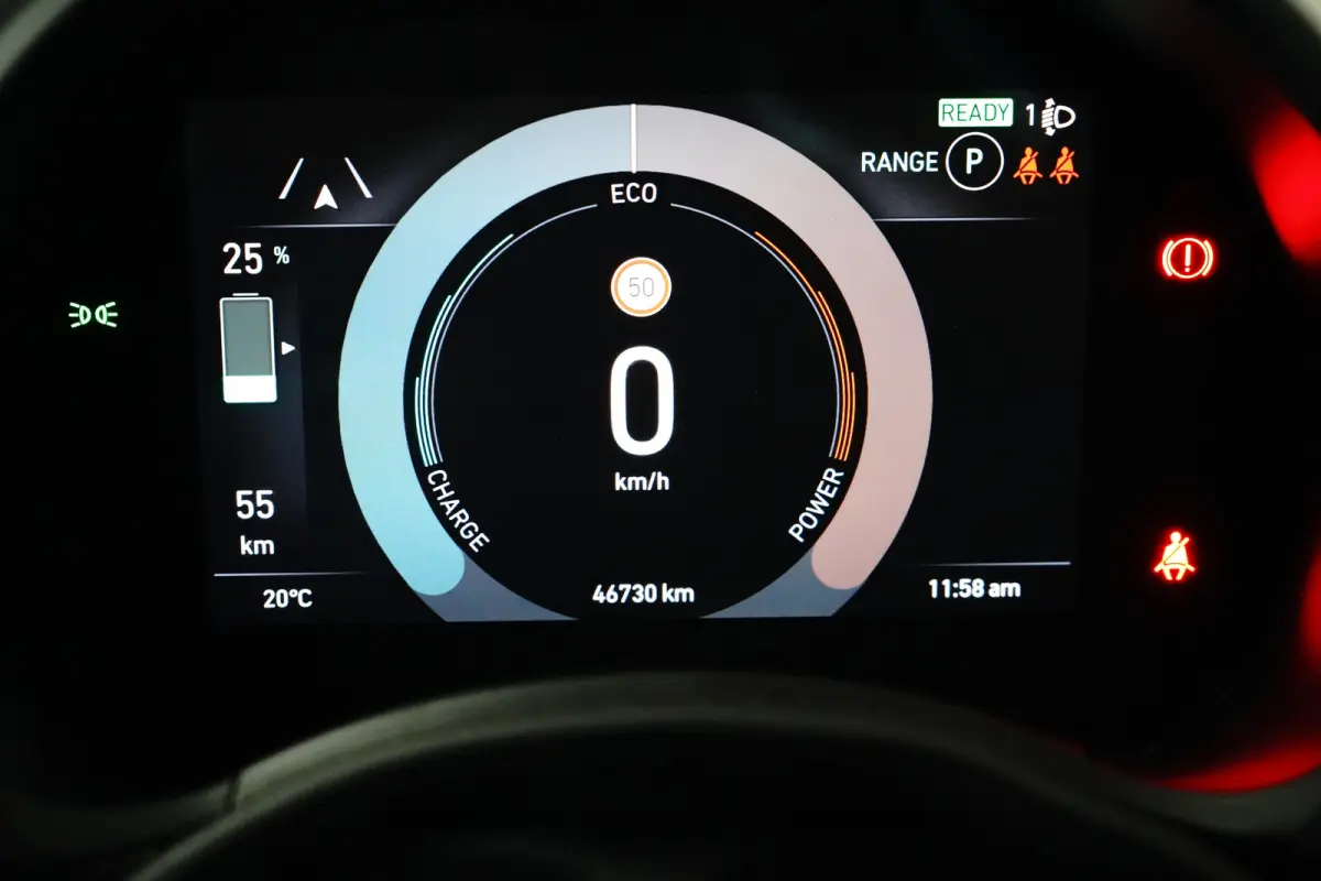 La Prima By Bocelli 42 kWh SOH 95% | Carplay | Panoramadak | Camera | Dodehoekbewaking | PDC V+A | Stoelverwarming | Keyless | 17" Lichtmetalen Velgen