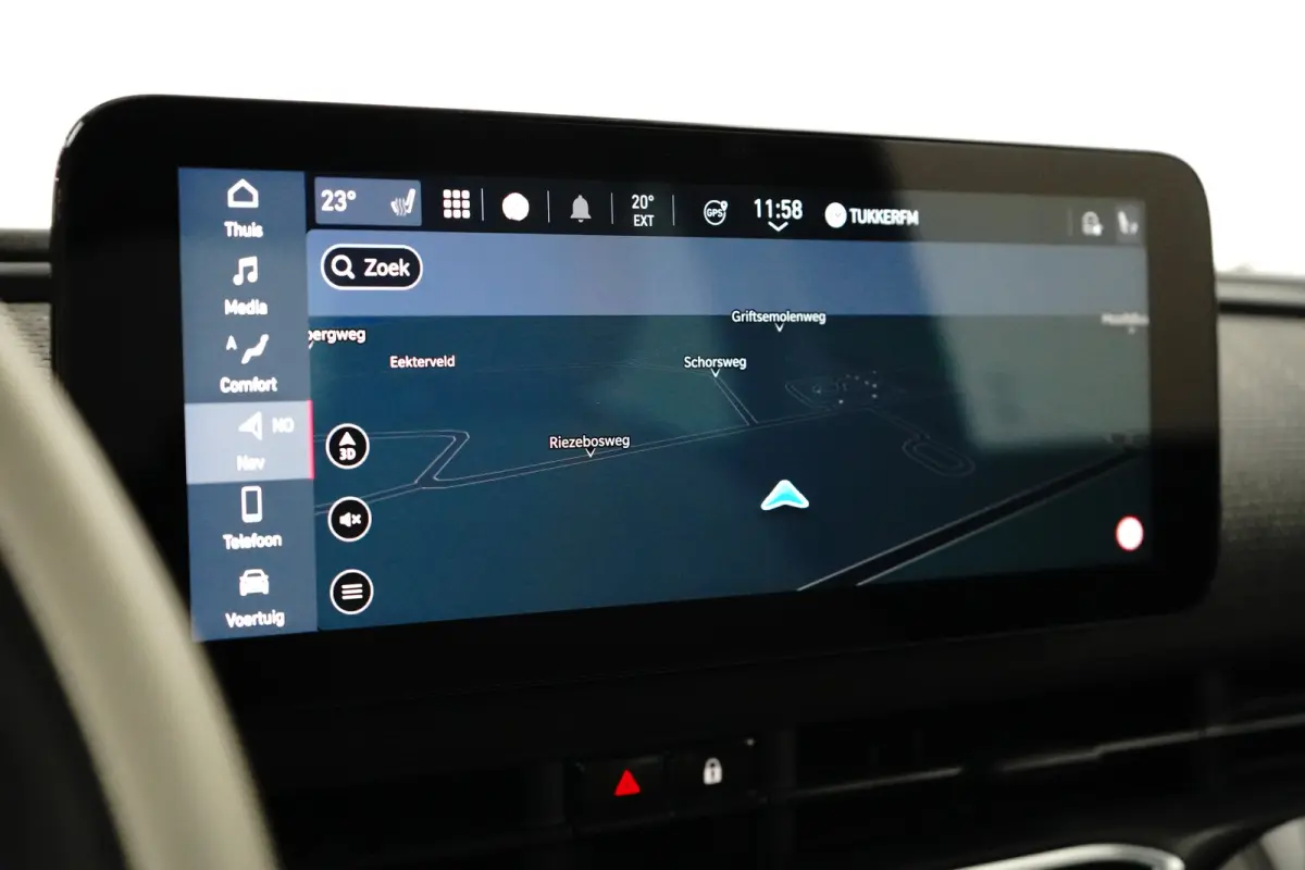 La Prima By Bocelli 42 kWh SOH 95% | Carplay | Panoramadak | Camera | Dodehoekbewaking | PDC V+A | Stoelverwarming | Keyless | 17" Lichtmetalen Velgen