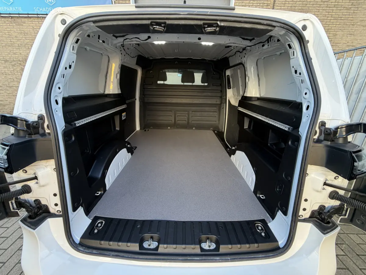 Business 77 kWh 204 PK WLTP 408 SOH 95% Achteruitrijcamera/CarPlay/Stoelverwarming