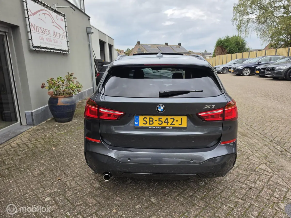 sDrive18i High Executive M-Sport HUD/Pano/LED/Camera