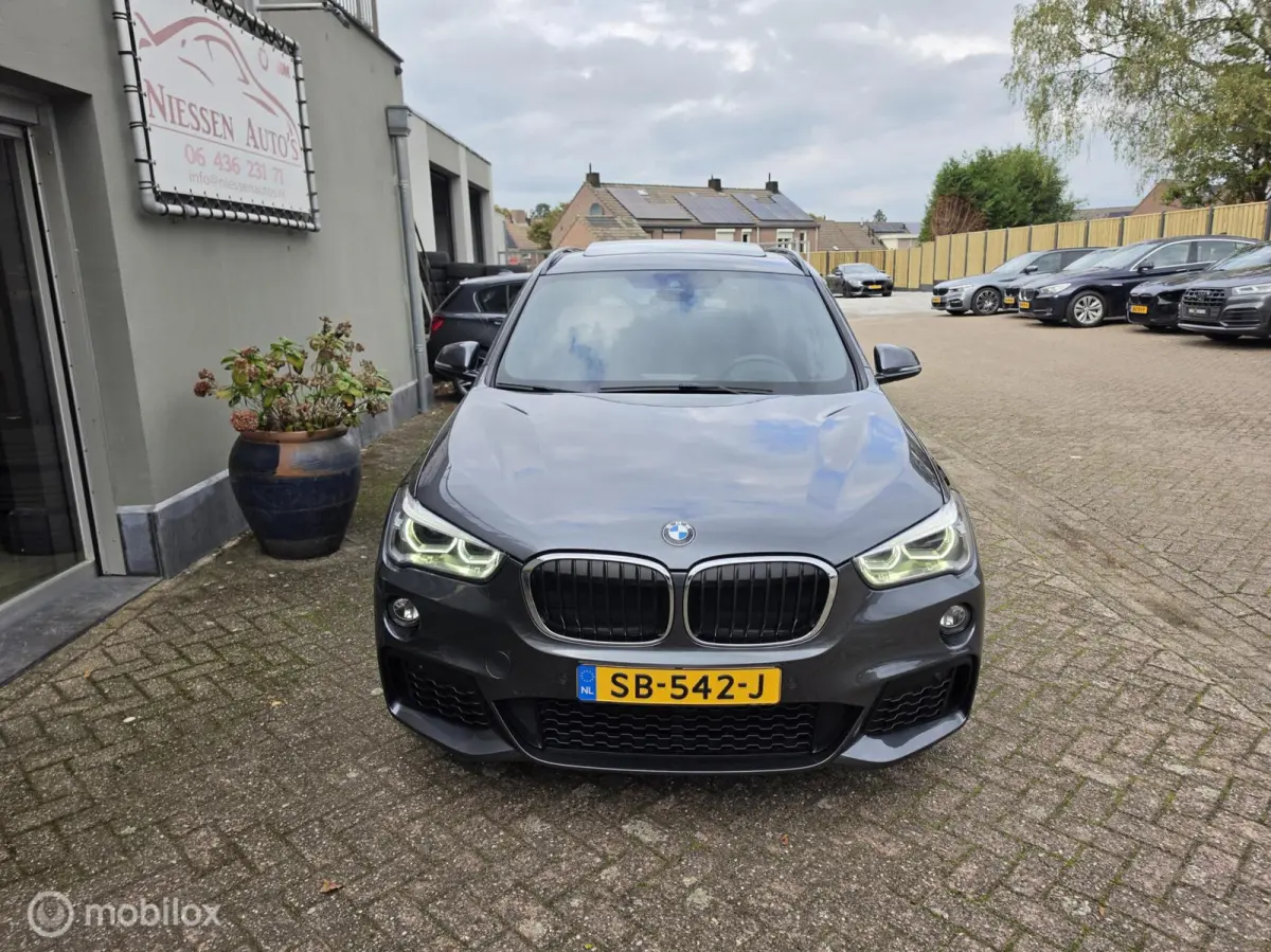 sDrive18i High Executive M-Sport HUD/Pano/LED/Camera