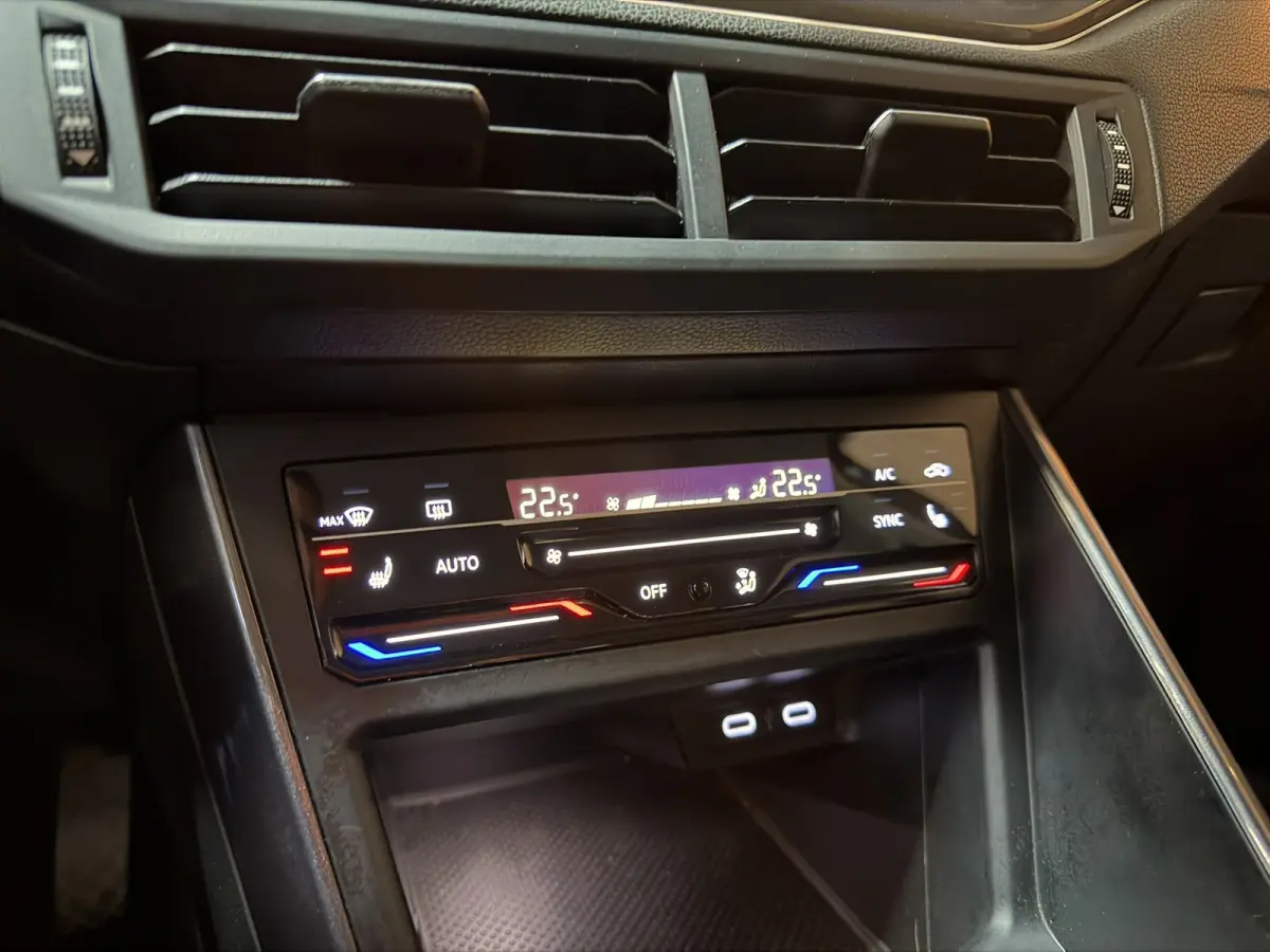 1.0 TSI Style DSG Garantie|IQLight|Sportvelgen|Leder|Virtual|ACC|Lane|Carplay Navi|Rijklaar