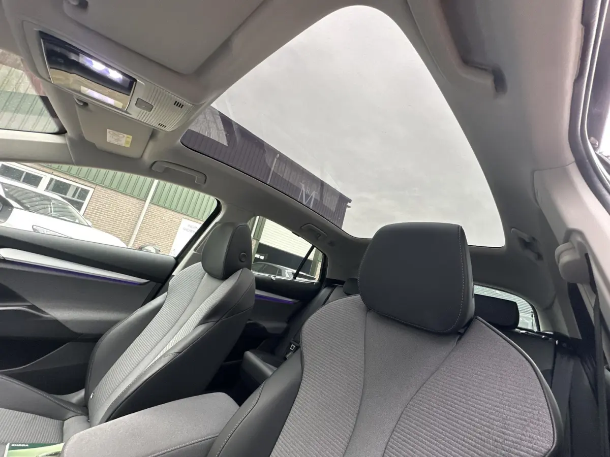 85 Loft | SOH 98% | WARMTEPOMP | MATRIX LED | ELEKTRISCHE TREKHAAK | APPLE CARPLAY/ANDROID AUTO | MEMORY SEAT | MASSAGE STOEL | STOEL + STUURVERWARMING | FABRIEKS GARANTIE TM 10-2027 |