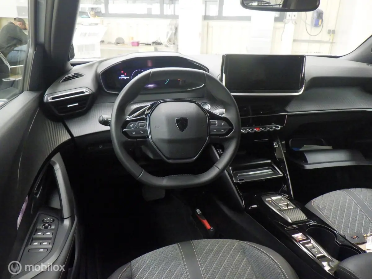 145 PK HYBRID NL AUTO RIJKLAAR PRIJS