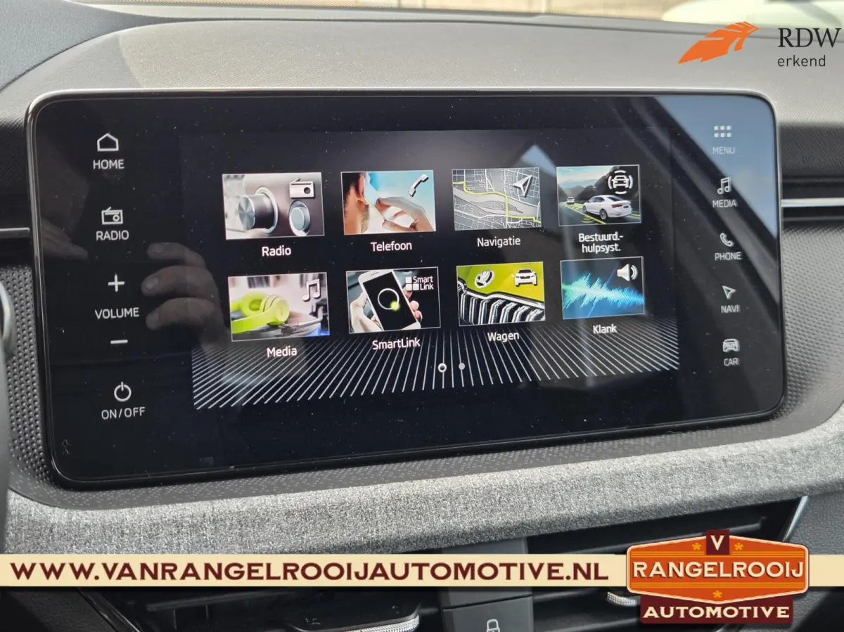 1.0 TSI Selection, LED kopl, clima, cruise, pdc v+a, keyless, navi, 16" lmv