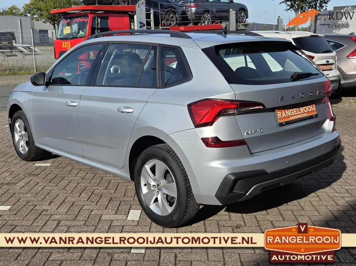 1.0 TSI Selection, LED kopl, clima, cruise, pdc v+a, keyless, navi, 16" lmv