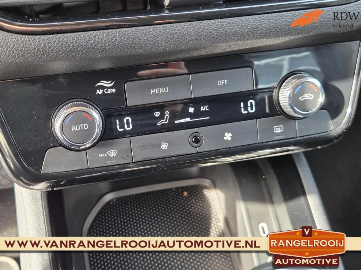 1.0 TSI Selection, LED kopl, clima, cruise, pdc v+a, keyless, navi, 16" lmv
