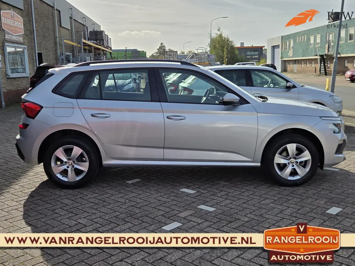 1.0 TSI Selection, LED kopl, clima, cruise, pdc v+a, keyless, navi, 16" lmv