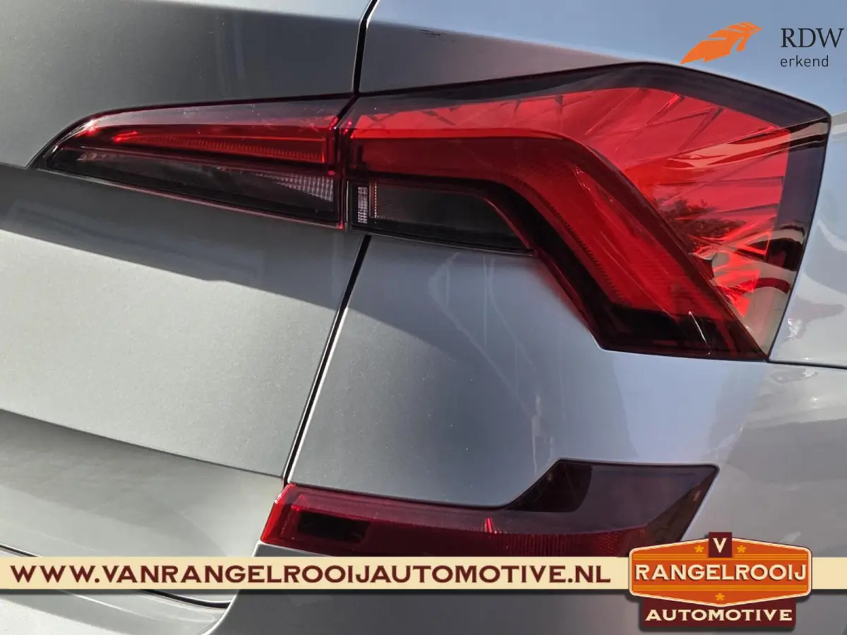 1.0 TSI Selection, LED kopl, clima, cruise, pdc v+a, keyless, navi, 16" lmv