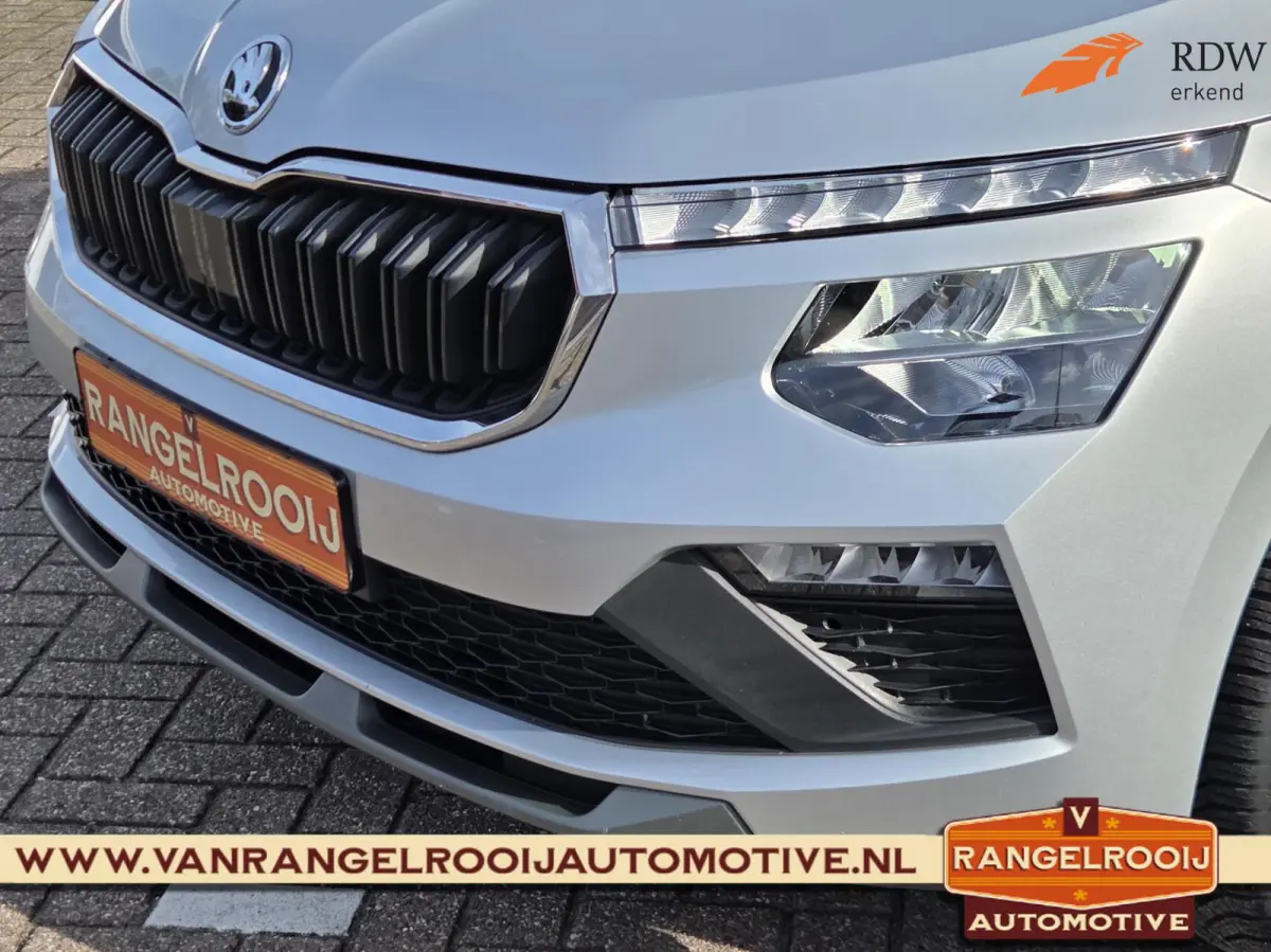 1.0 TSI Selection, LED kopl, clima, cruise, pdc v+a, keyless, navi, 16" lmv