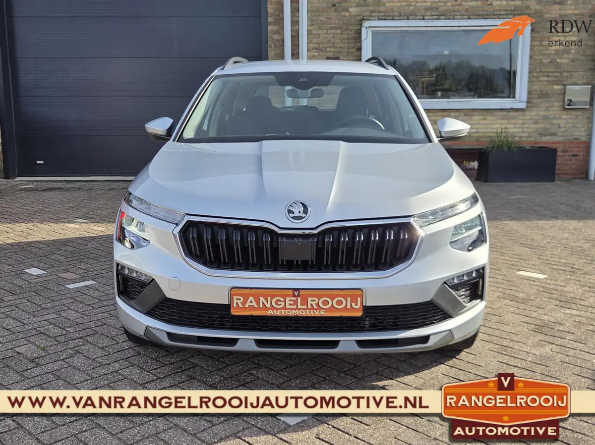 1.0 TSI Selection, LED kopl, clima, cruise, pdc v+a, keyless, navi, 16" lmv