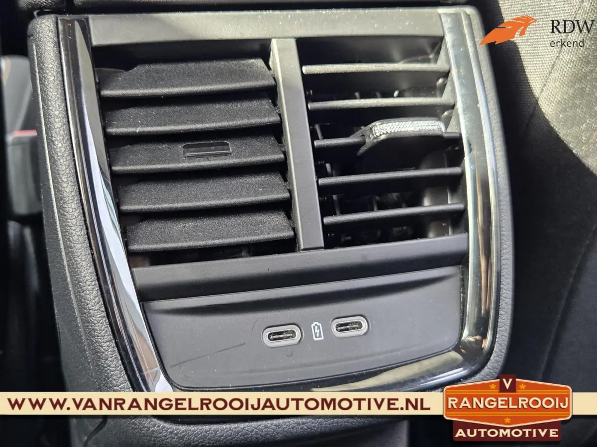 1.0 TSI Selection, LED kopl, clima, cruise, pdc v+a, keyless, navi, 16" lmv