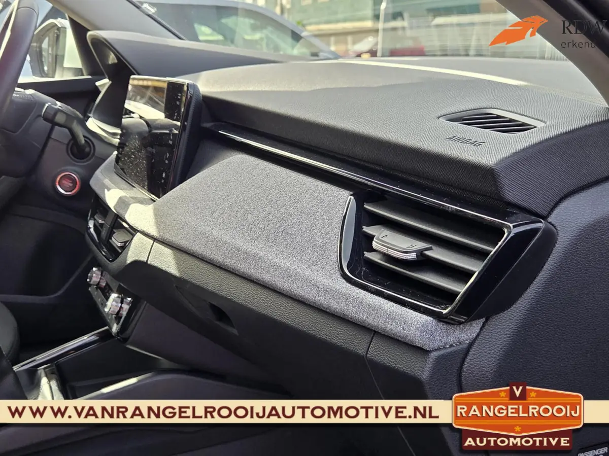 1.0 TSI Selection, LED kopl, clima, cruise, pdc v+a, keyless, navi, 16" lmv