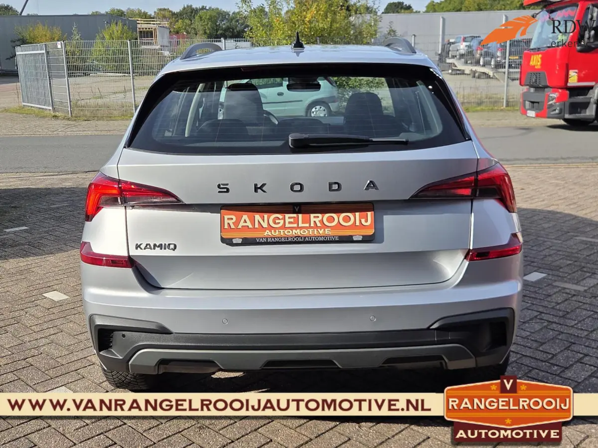 1.0 TSI Selection, LED kopl, clima, cruise, pdc v+a, keyless, navi, 16" lmv