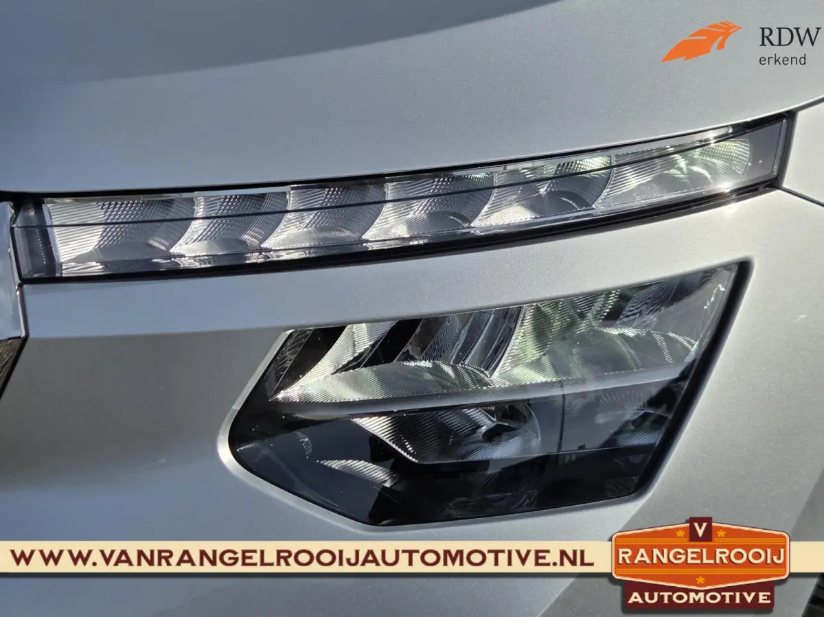 1.0 TSI Selection, LED kopl, clima, cruise, pdc v+a, keyless, navi, 16" lmv
