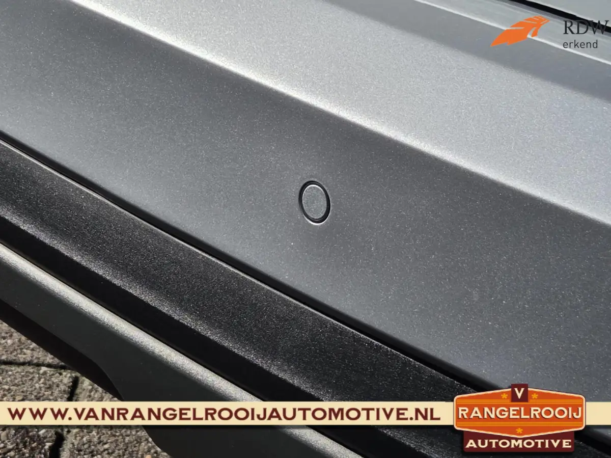 1.0 TSI Selection, LED kopl, clima, cruise, pdc v+a, keyless, navi, 16" lmv