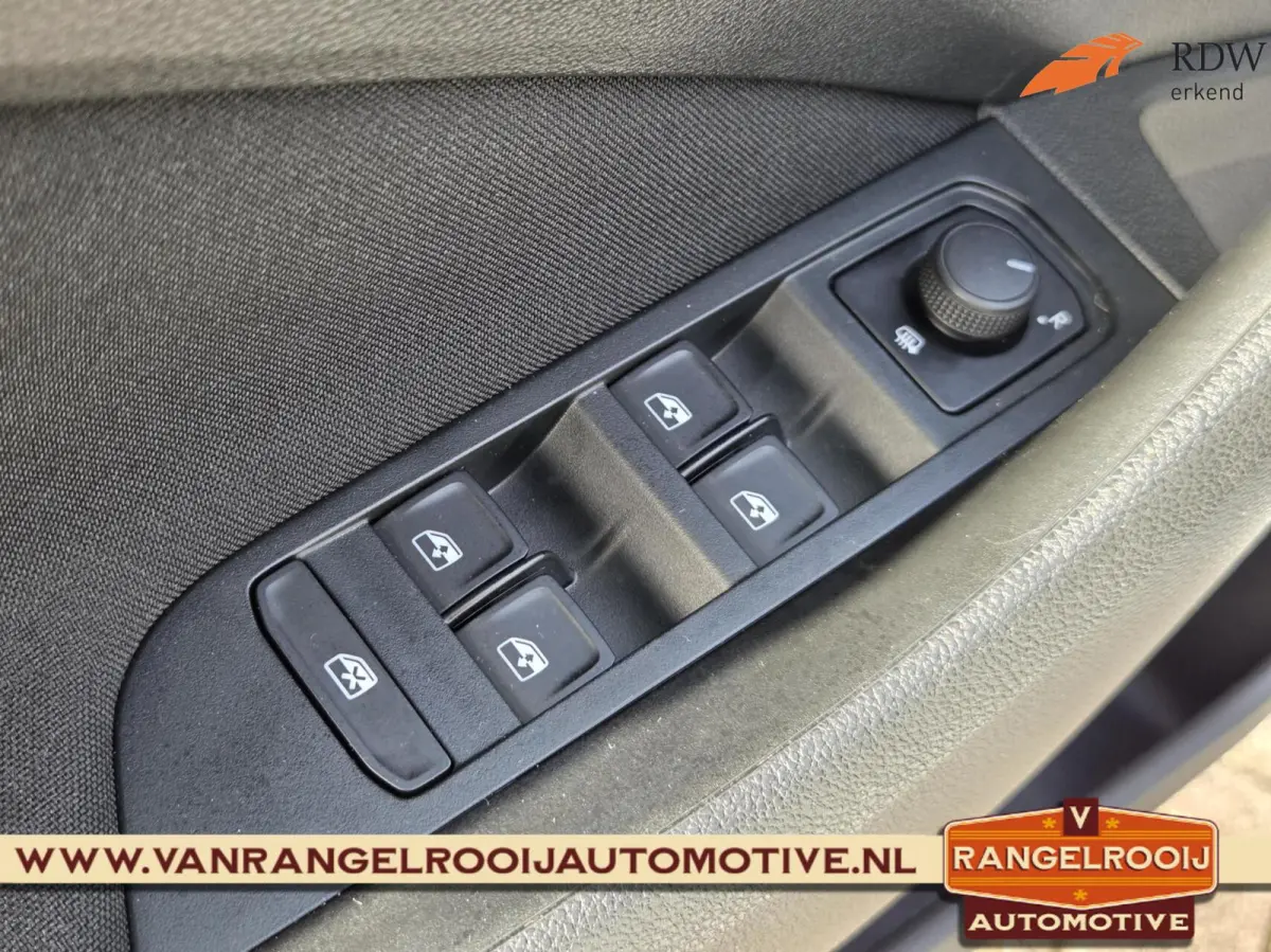 1.0 TSI Selection, LED kopl, clima, cruise, pdc v+a, keyless, navi, 16" lmv