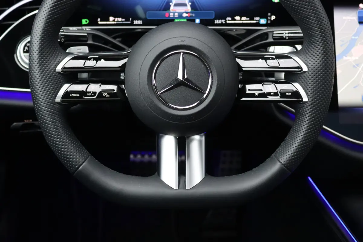 300 e AMG Line | Luchtvering | Hyperscreen | Achterasbesturing | Burmester | Stoelventilatie | Vlakkenverwarming | Massage | Distronic+ | Digital Light |