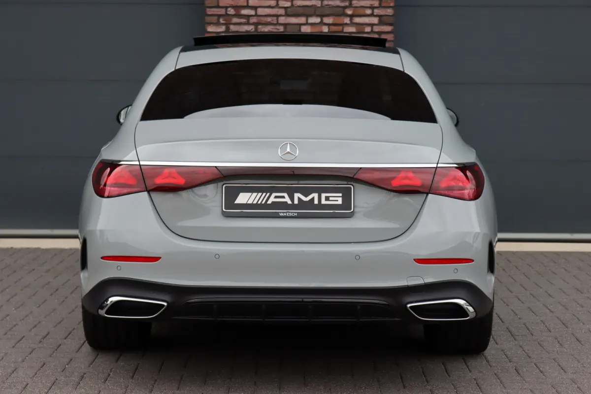 300 e AMG Line | Luchtvering | Hyperscreen | Achterasbesturing | Burmester | Stoelventilatie | Vlakkenverwarming | Massage | Distronic+ | Digital Light |