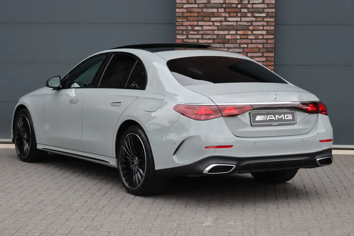 300 e AMG Line | Luchtvering | Hyperscreen | Achterasbesturing | Burmester | Stoelventilatie | Vlakkenverwarming | Massage | Distronic+ | Digital Light |