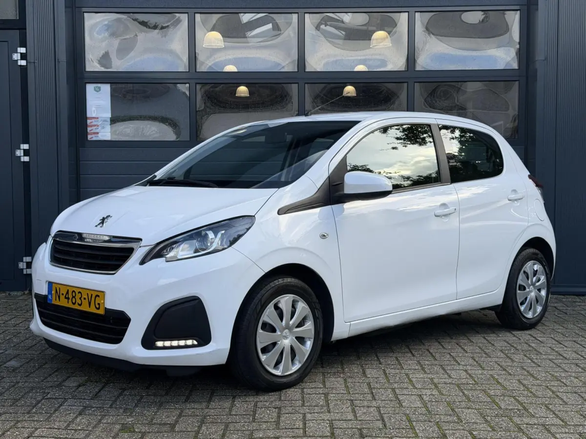 1.0 e-VTi Active| Apple Carplay | Camera | Airco