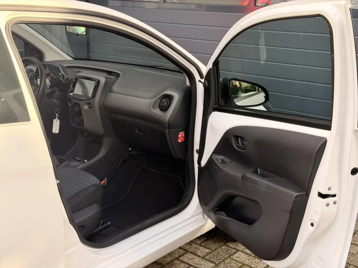 1.0 e-VTi Active| Apple Carplay | Camera | Airco