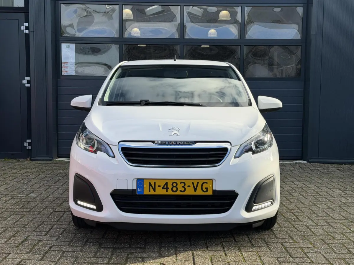1.0 e-VTi Active| Apple Carplay | Camera | Airco