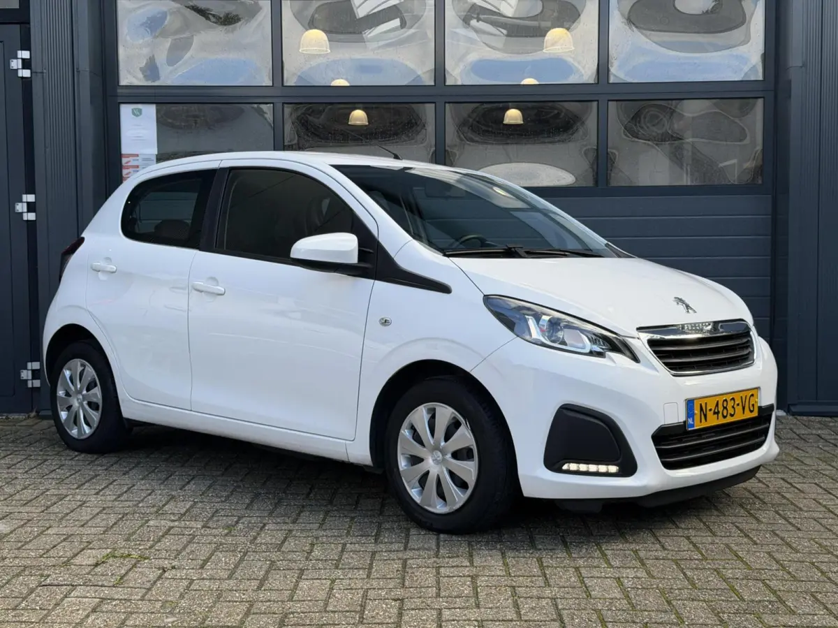 1.0 e-VTi Active| Apple Carplay | Camera | Airco