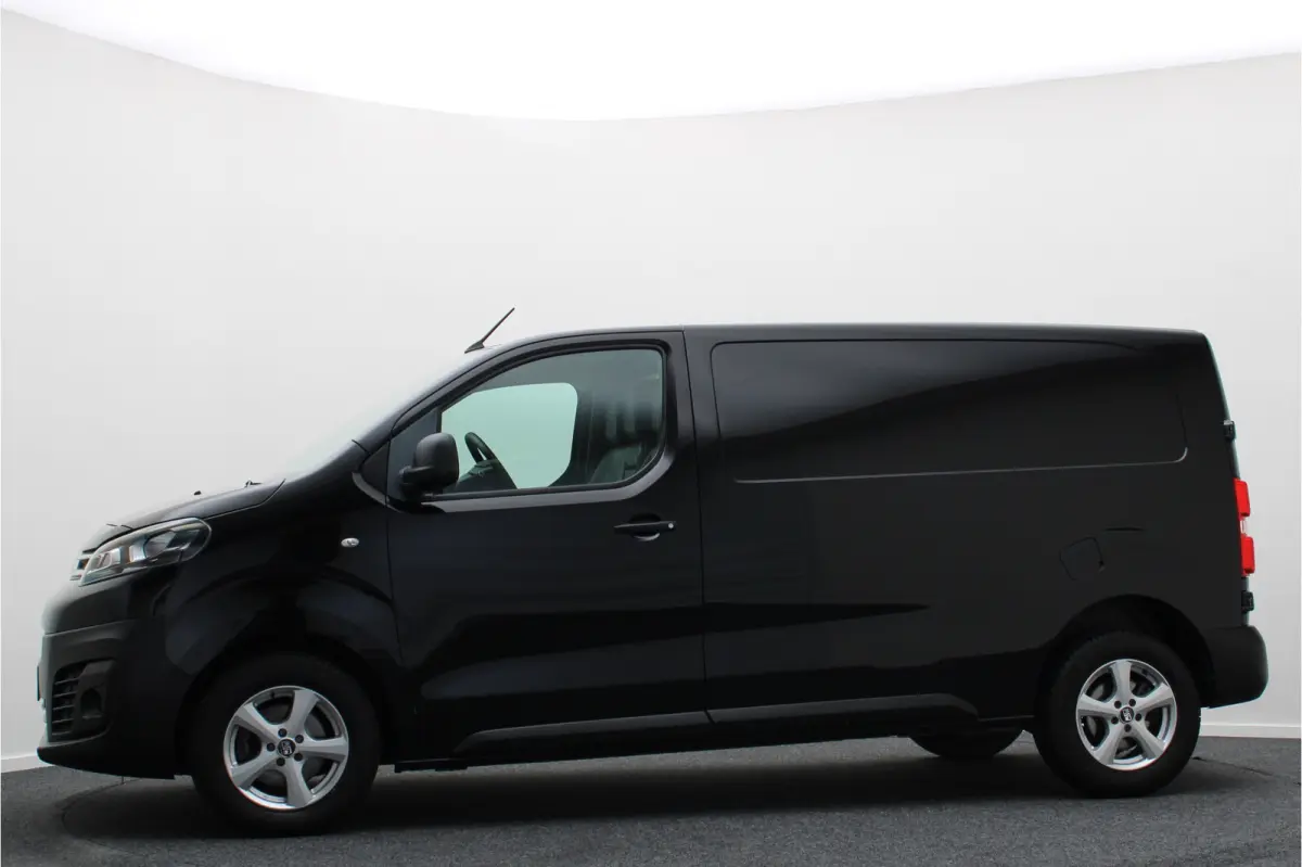 2.0 BlueHDI 120 M Club 3-Zits, Airco, Cruise, Navigatie, Bluetooth, PDC, Apple CarPlay, Trekhaak, 16''