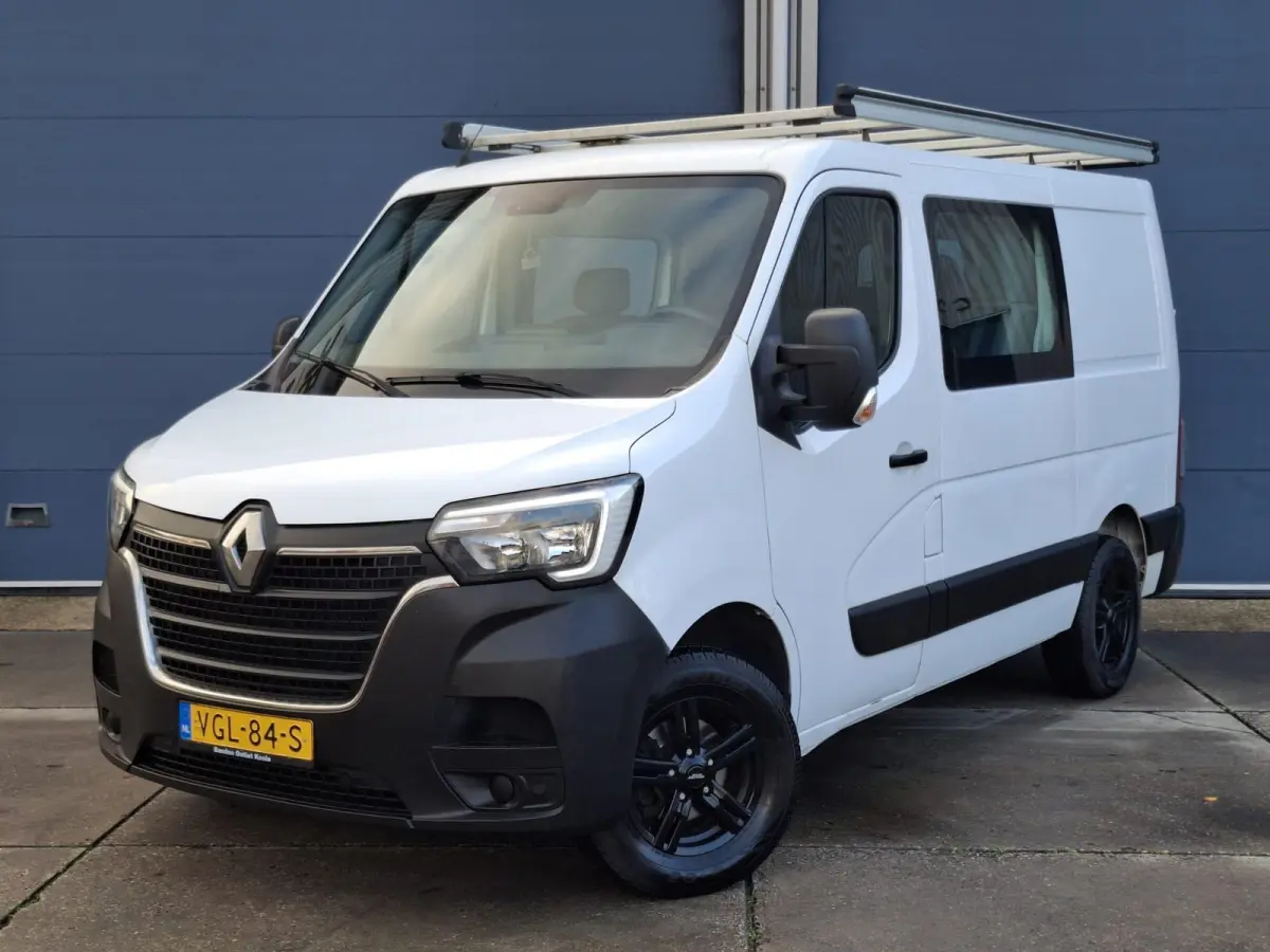 T33 2.3 dCi L1H1 DUBBEL CABINE / AIRCO / CRUISE CONTROLE / TREKHAAK